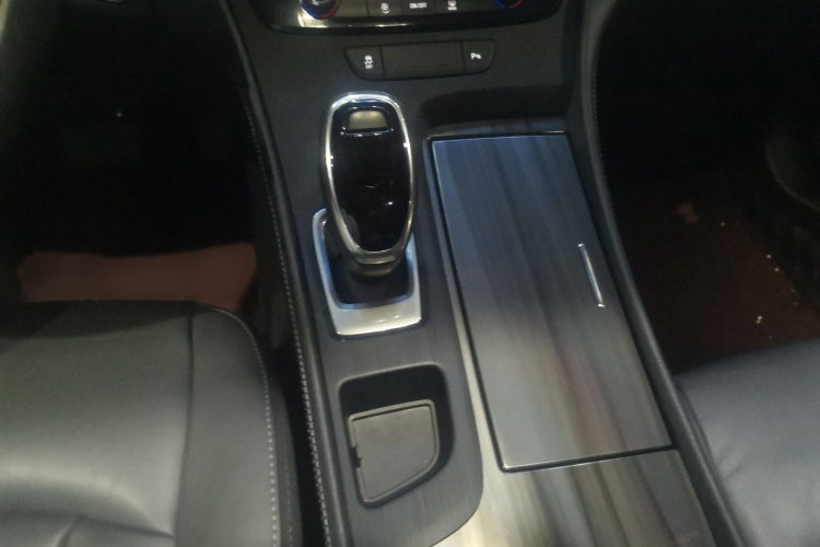 别克 君越 2022款 552T 豪华型局部细节18