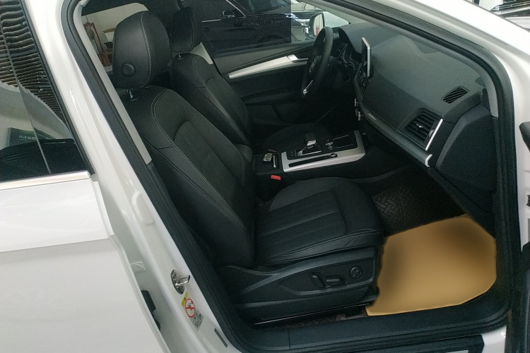 奥迪Q5L 2020款 改款 40 TFSI 荣享时尚型局部细节41