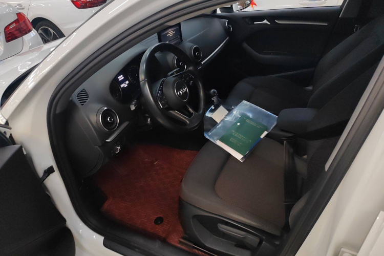 奥迪A3 2020款 Limousine 35 TFSI 进取型 国VI中控内饰19