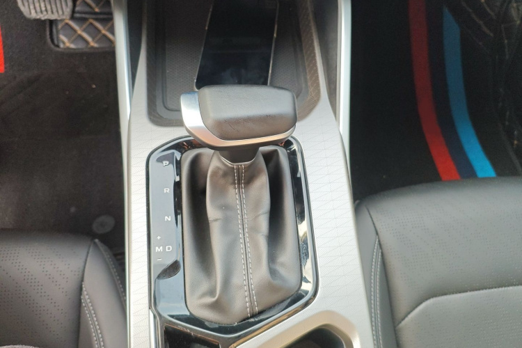 吉利汽车 帝豪 2023款 第4代冠军版 1.5L CVT尊贵型局部细节18