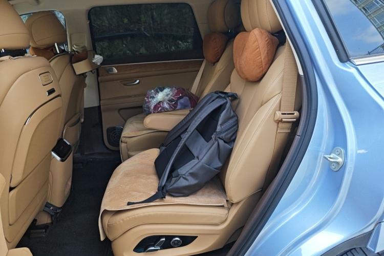 鸿蒙智行 问界M7 2024款 1.5T 后驱Plus版 6座中控内饰21