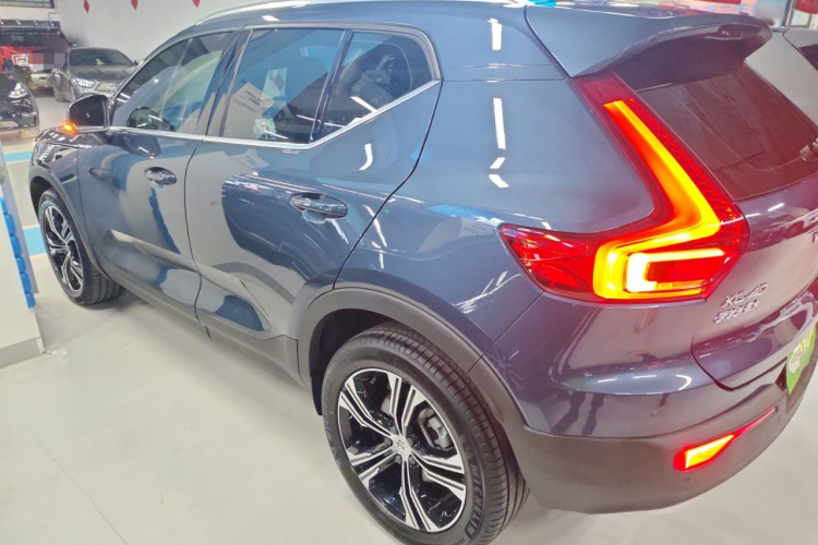 沃尔沃XC40 2021款 T4 四驱智远豪华版车身外观4