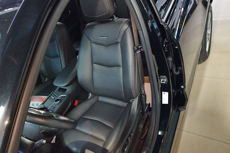 凯迪拉克XT5 2022款 2.0T 两驱豪华型局部细节19