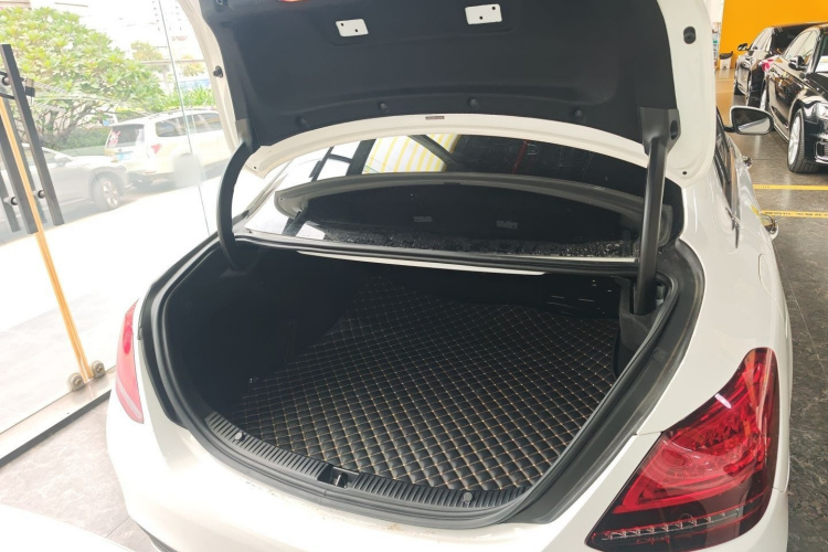 奔驰C级 2019款 C 180 L 时尚型运动版局部细节23