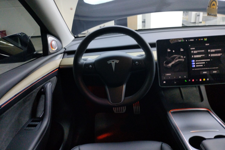 特斯拉 Model Y 2021款 Performance高性能全轮驱动版中控内饰13