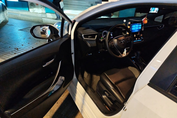 丰田 雷凌 2022款 双擎 1.8H E-CVT豪华版中控内饰20