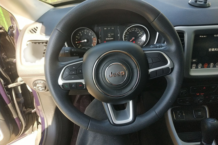 Jeep 指南者 2020款 220T 自动领先版局部细节13