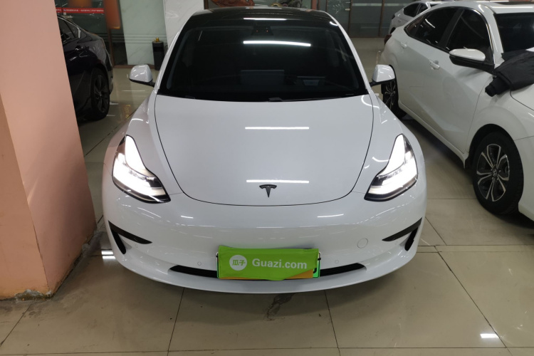 特斯拉 Model 3 2019款 标准续航后驱升级版车身外观2
