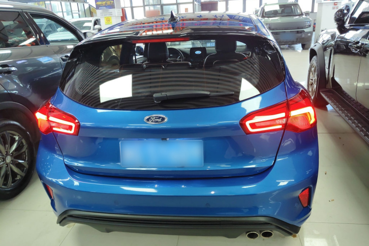 福特 福克斯 2020款 两厢 EcoBoost 180 自动ST Line车身外观6