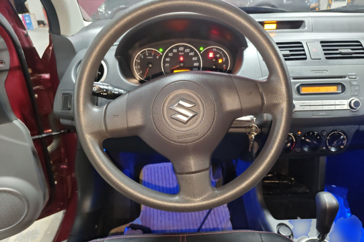 铃木 雨燕 2013款 1.5L 自动20周年限量版中控内饰13