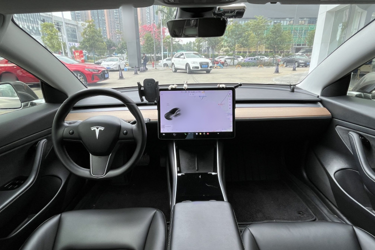 特斯拉 Model 3 2019款 标准续航后驱升级版中控内饰7004