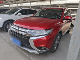 三菱 欧蓝德 2016款 2.4L 四驱精英版 5座