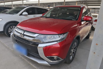 三菱 欧蓝德 2016款 2.4L 四驱精英版 5座