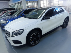 奔驰GLA 2019款 GLA 220 4MATIC 运动型