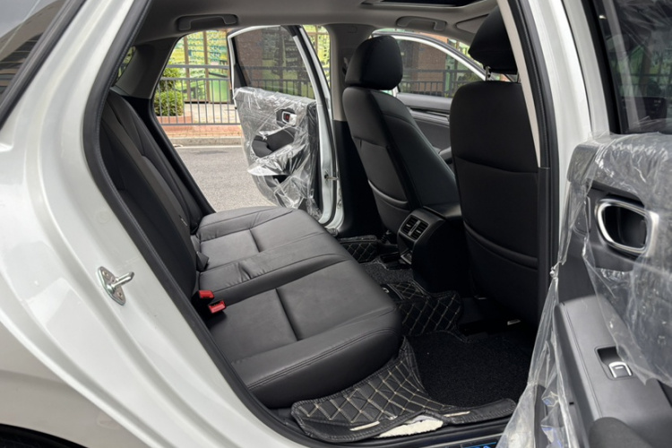 本田 型格 2022款 240TURBO CVT科技版中控内饰7010