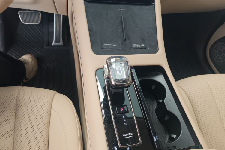 鸿蒙智行 问界M7 2024款 1.5T 后驱Plus版 6座局部细节18