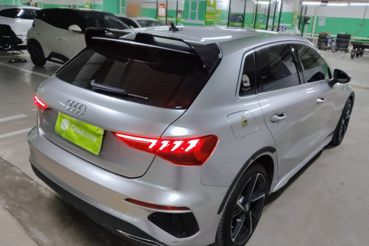 奥迪A3 2021款 Sportback 35 TFSI 时尚运动型车身外观7