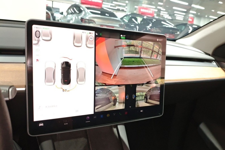 特斯拉 Model Y 2022款 后轮驱动版局部细节16