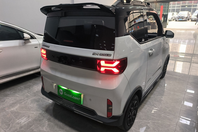 五菱汽车 宏光MINIEV 2022款 GAMEBOY 300km 玩咖款 磷酸铁锂车身外观7