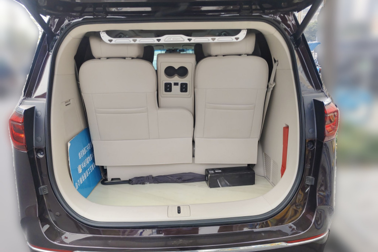 别克GL8 2021款 Avenir艾维亚 七座亲礼版中控内饰23