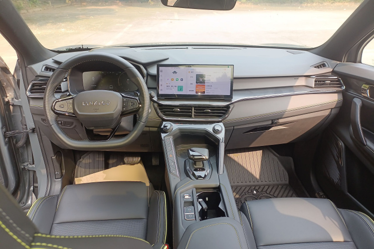 领克06 2023款 Remix 1.5T 劲Halo中控内饰12