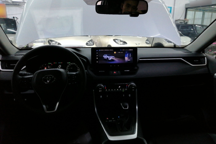 丰田 RAV4荣放 2023款 2.0L CVT两驱风尚Plus版中控内饰7002