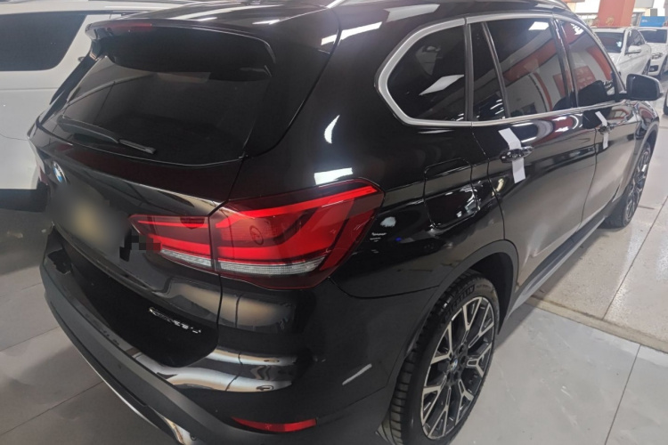 宝马X1 2021款 xDrive25Li 尊享型车身外观7