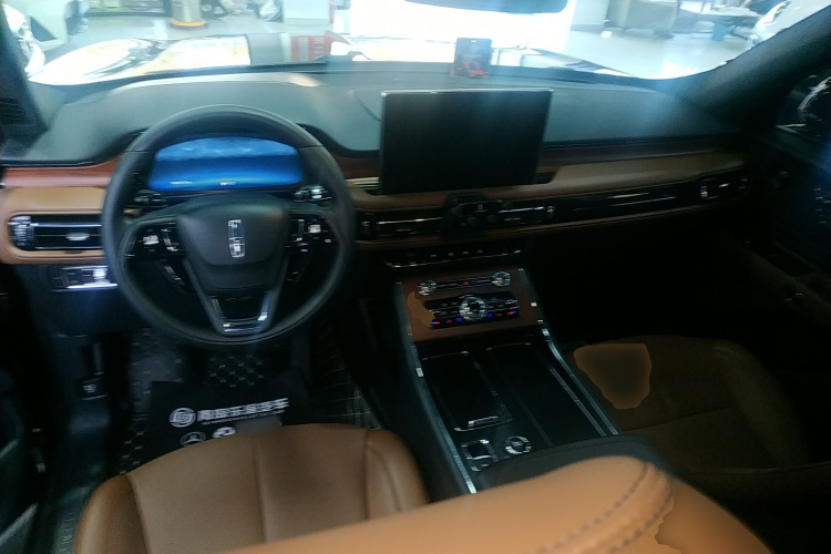 林肯 飞行家 2023款 3.0T V6 四驱尊雅巡航版 六座中控内饰12
