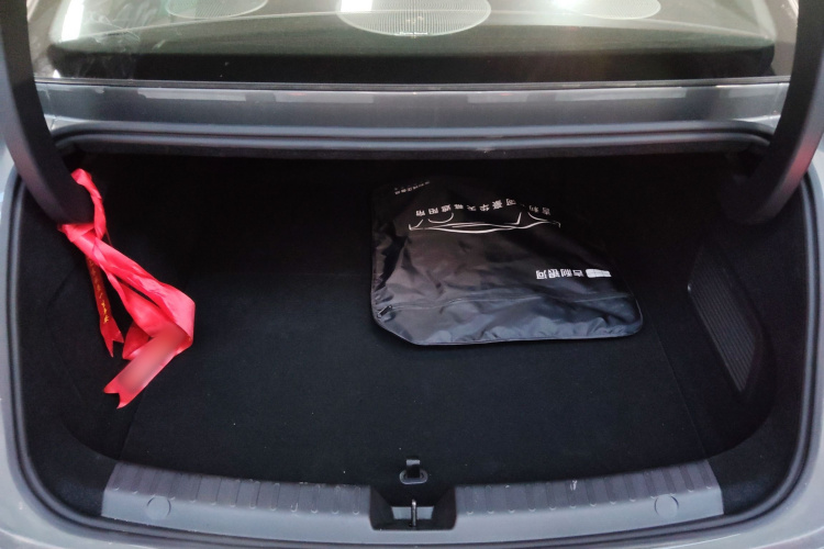 吉利银河 银河星耀8 2025款 130km EM-i 尊享版机舱底盘23