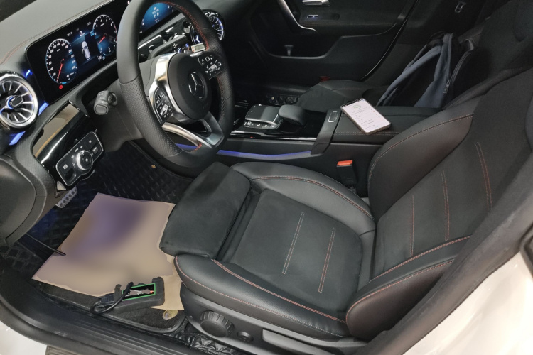 奔驰CLA 2022款 改款 CLA 200 猎跑车中控内饰19