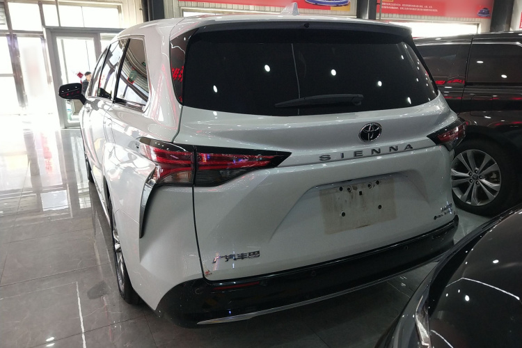 丰田 赛那SIENNA 2024款 2.5L混动 四驱尊贵版车身外观6
