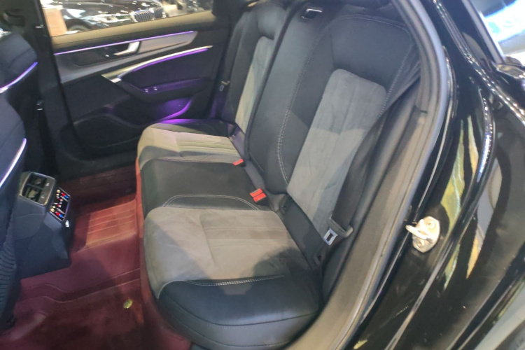 奥迪A6L 2020款 45 TFSI 臻选动感型中控内饰21