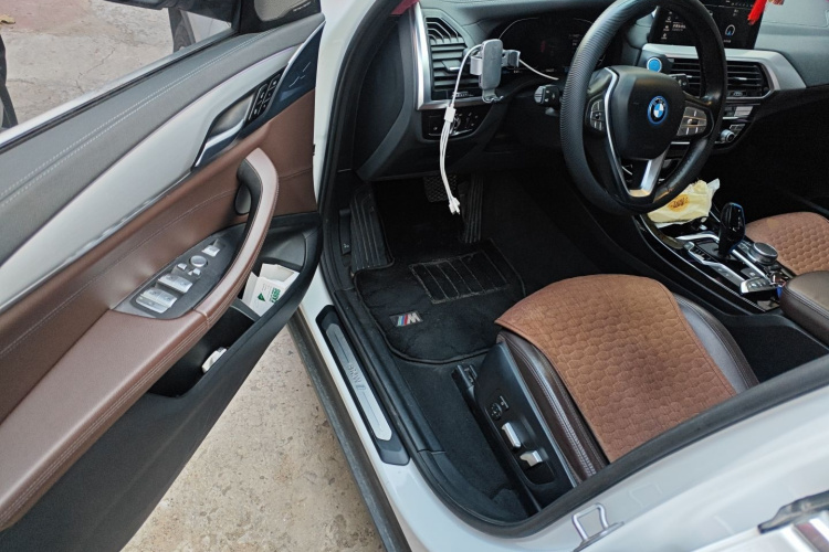 宝马iX3 2021款 创领型中控内饰7003