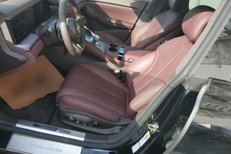 腾势Z9GT 2024款 1100四驱Max首发版中控内饰19