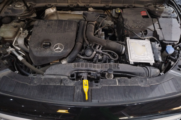 奔驰GLB 2021款 GLB 200 时尚型机舱底盘24