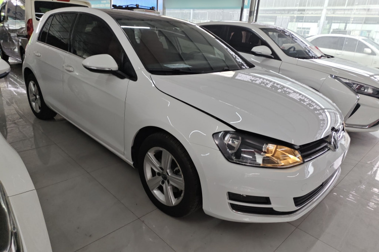 大众 高尔夫 2016款 230TSI 自动舒适型车身外观3