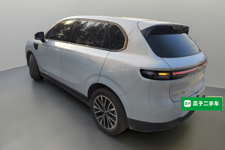 零跑汽车 零跑B10 2025款 510悦享版车身外观5