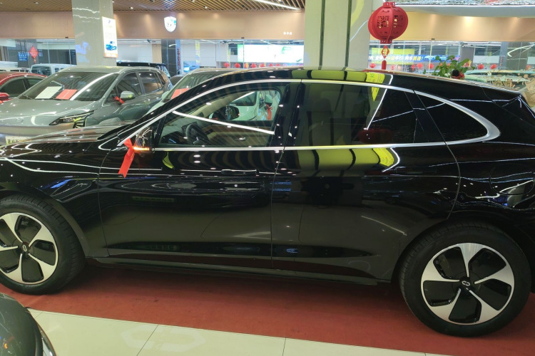 鸿蒙智行 问界M5 2023款 纯电后驱标准版车身外观6003