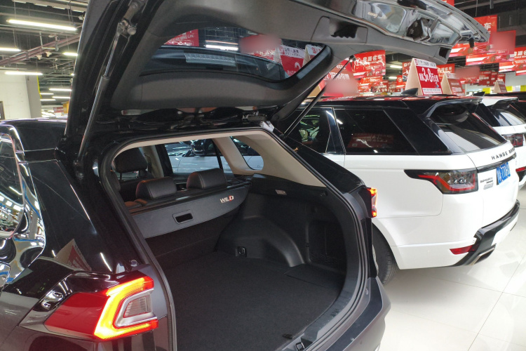 丰田 威兰达 2021款 2.0L CVT四驱豪华版机舱底盘23