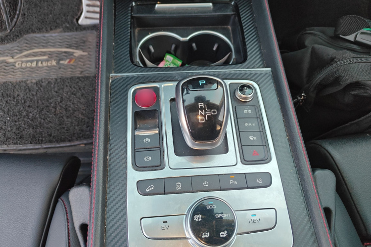 比亚迪 唐新能源 2018款 DM 2.0T 全时四驱智联创领型 7座 国V局部细节18