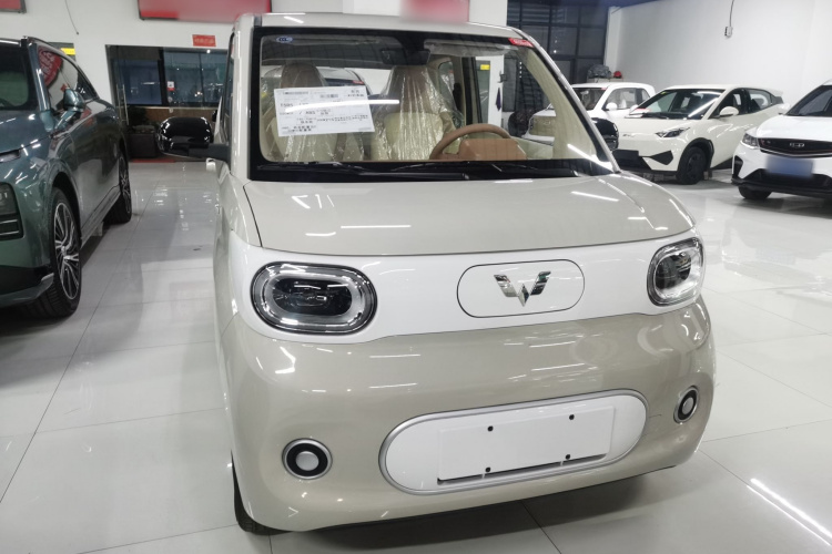 五菱汽车 宏光MINIEV 2024款 第三代 215km 青春版车身外观2