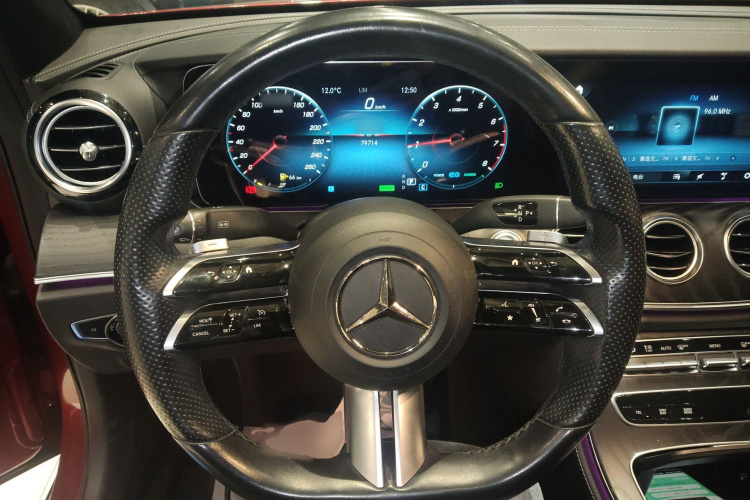 奔驰E级(进口) 2021款 E 260 时尚型运动版局部细节13