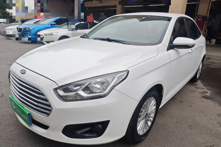 福特 福睿斯 2015款 1.5L 手动舒适型车身外观1