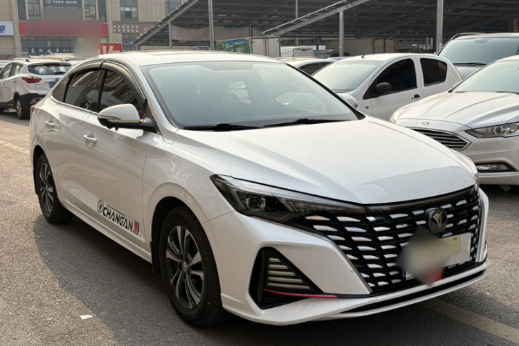 长安 逸动 2022款 PLUS 蓝鲸NE 1.4T GDI DCT尊贵版车身外观6008