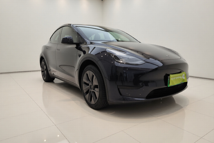 特斯拉 Model Y 2024款 后轮驱动版车身外观3