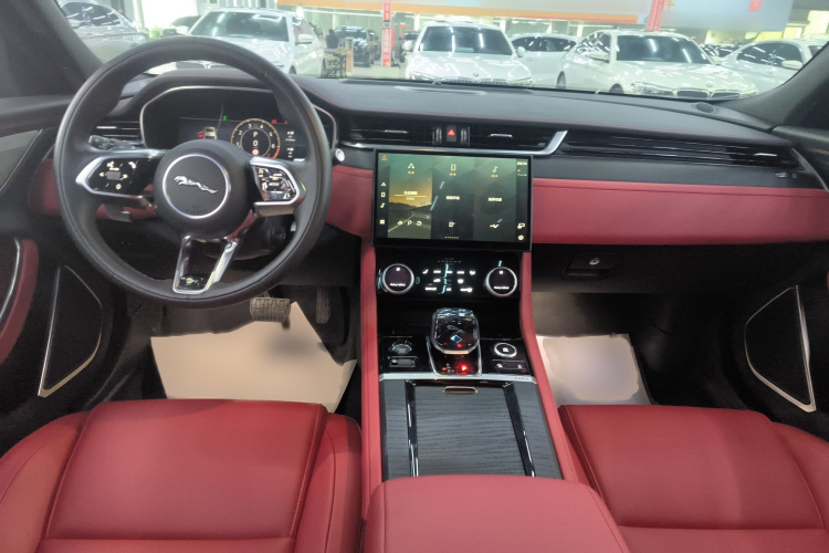 捷豹XFL 2023款 XFL 2.0T P250 两驱精英运动版中控内饰7002