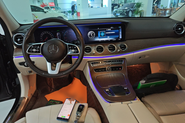奔驰E级 2019款 E 260 L中控内饰7002