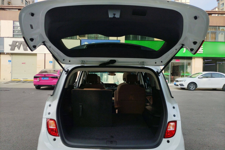 别克GL6 2021款 323T 轻混动互联豪华型局部细节23