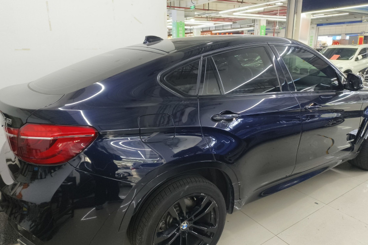 宝马X6 2019款  xDrive35i尊享型 M运动套装车身外观7