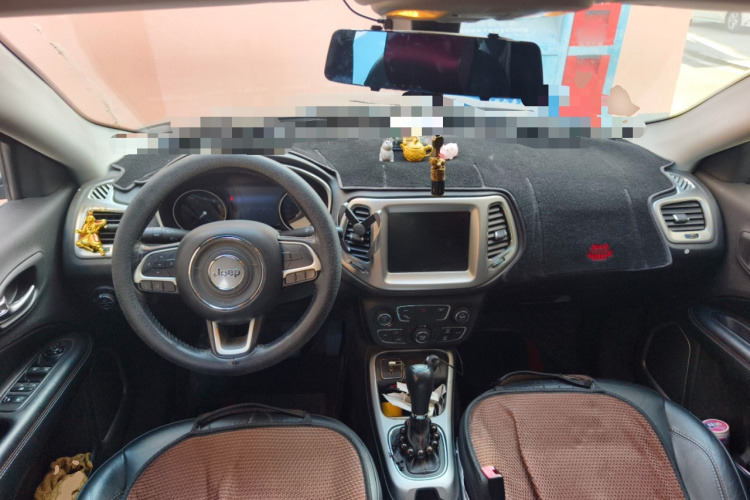 Jeep 指南者 2017款 200T 自动家享版中控内饰12